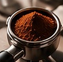 Porta-filtro com café moído